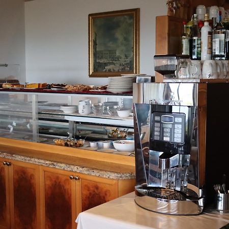 Albergo Alla Pineta モンテベッルーナ エクステリア 写真