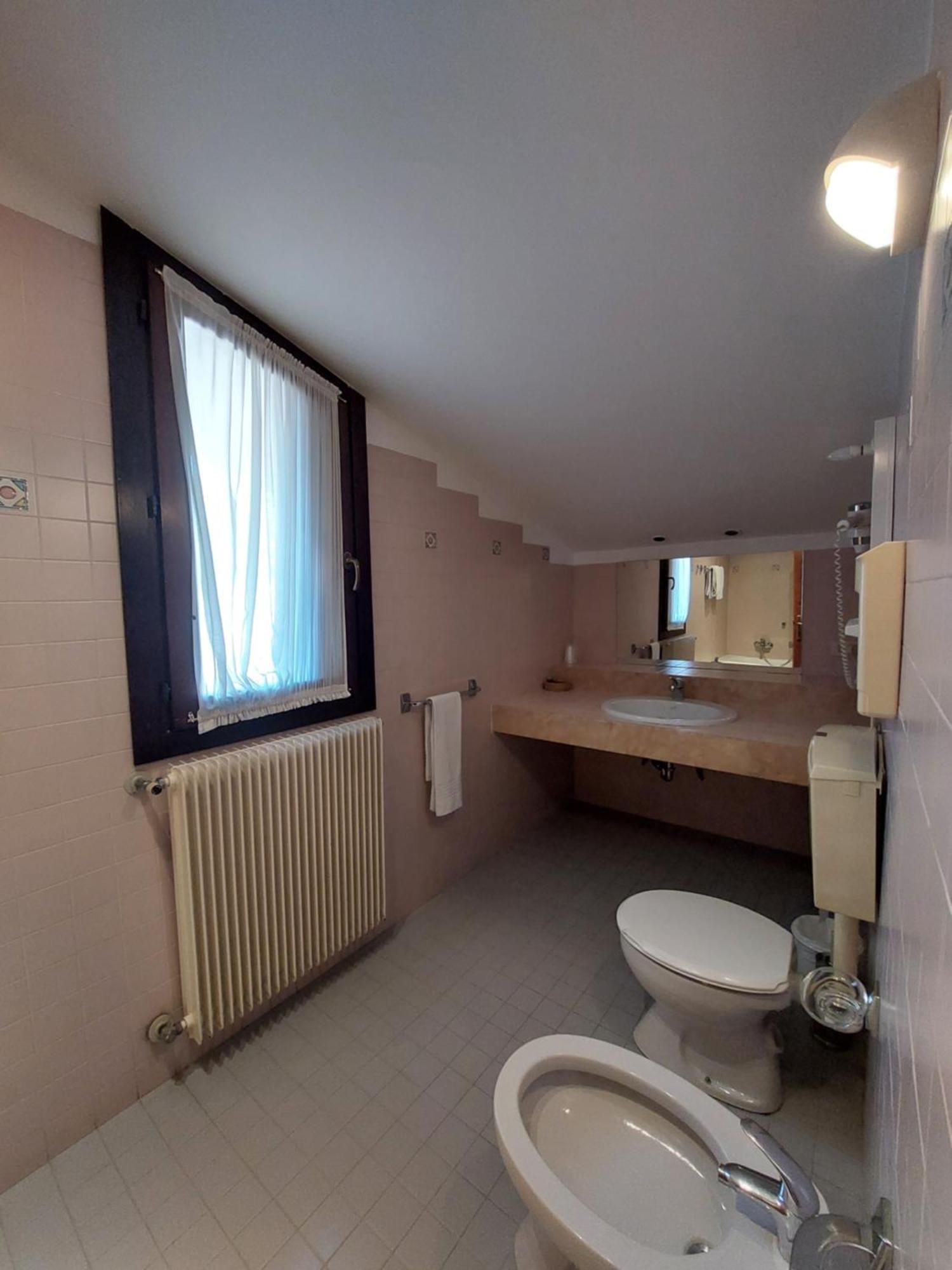 Albergo Alla Pineta モンテベッルーナ エクステリア 写真